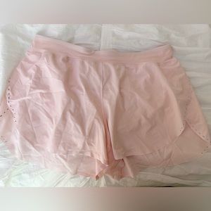 find your pace shorts- strawberry milkshake